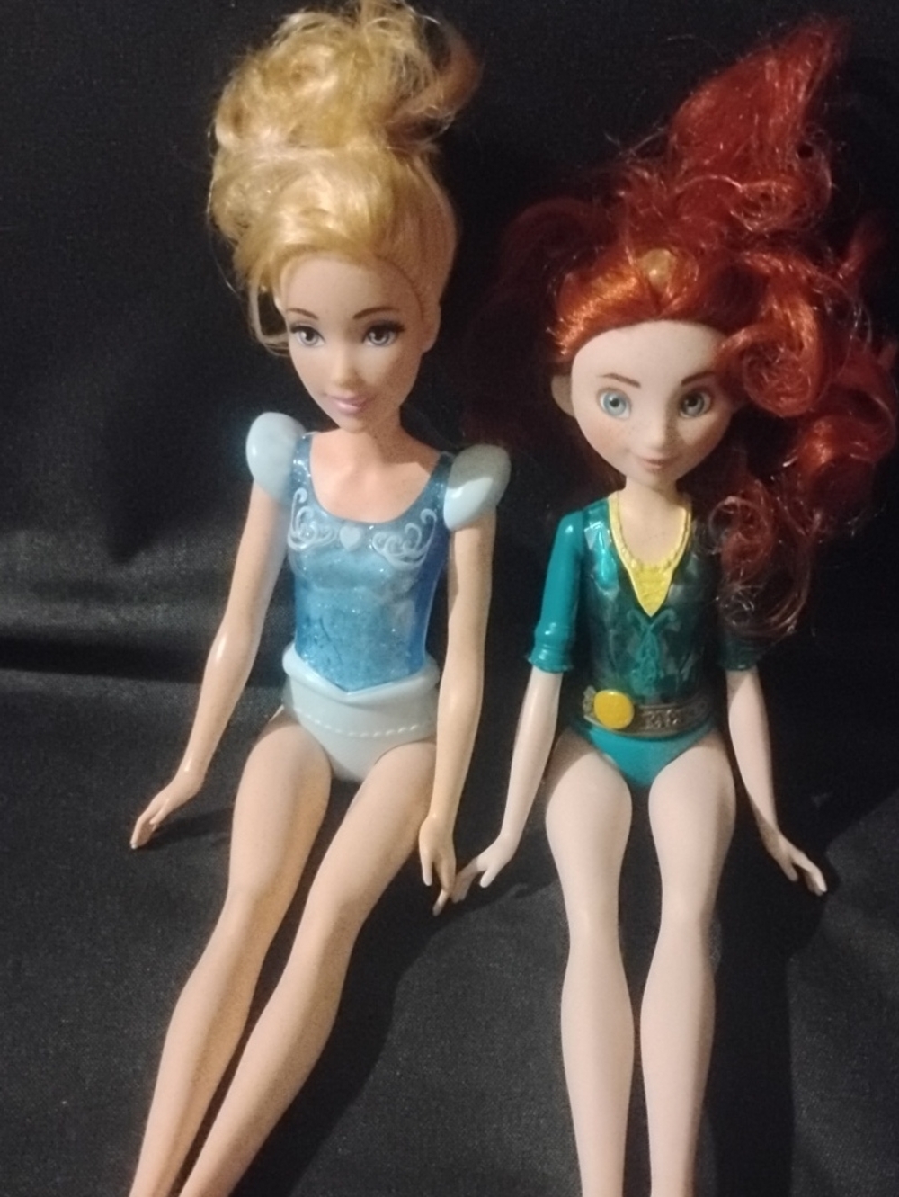 Disney Blonde and Redhead Dolls in Teal and Light Blue Outfits